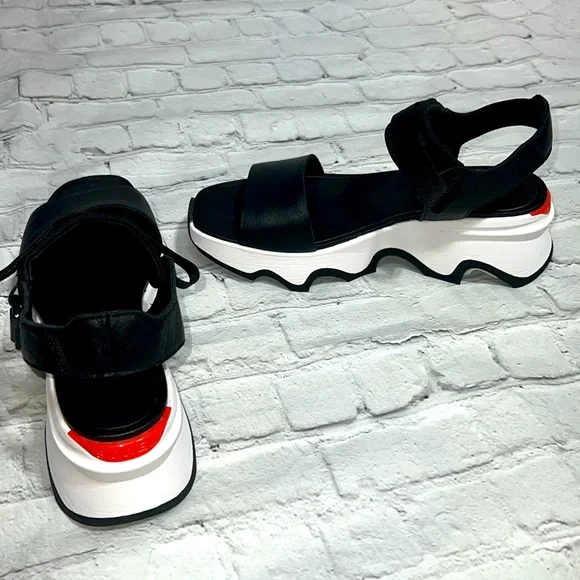 Sorel Kinetic Y-Strap Black Sandals - Women’s Size 10 - Picture 12 of 16